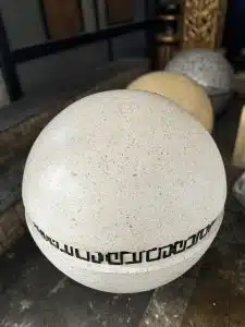 Contoh real bollard pedestrian